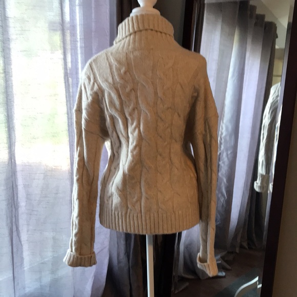 NWOT Cream sweater - Picture 2 of 4